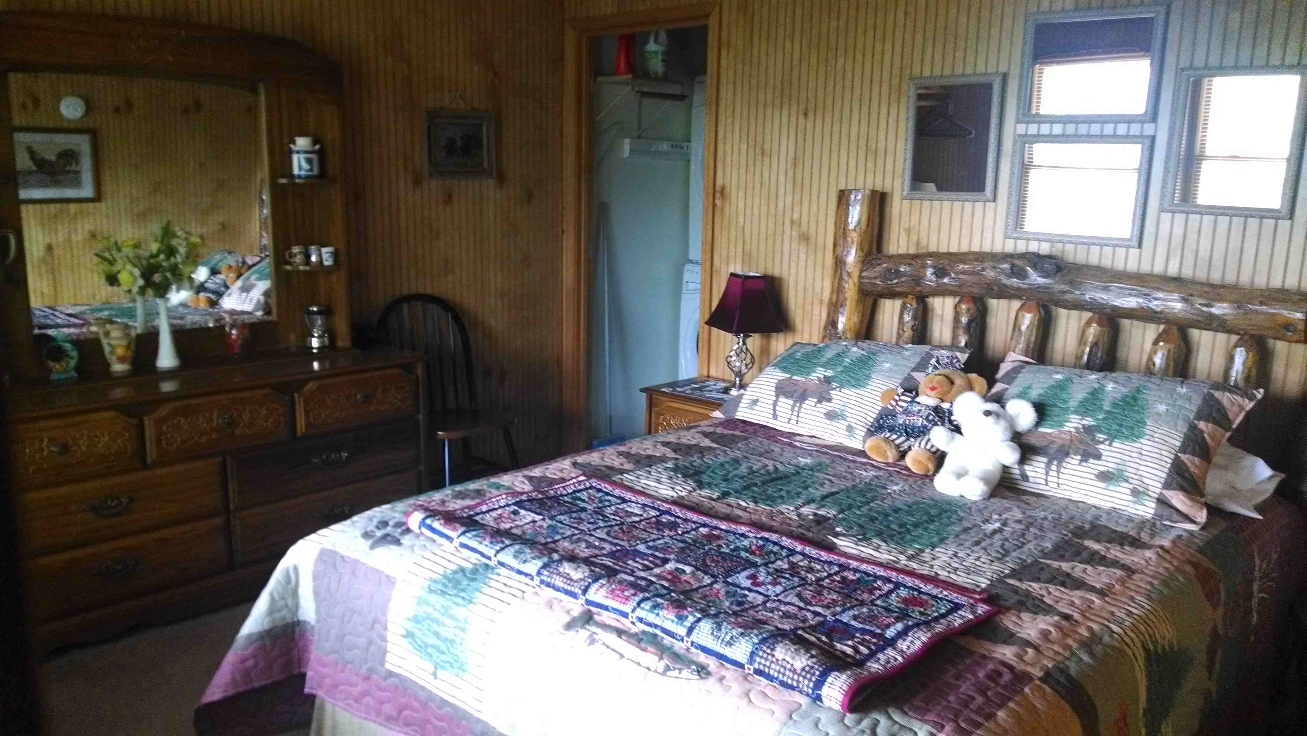 Cabin 2 Bedroom - Queen