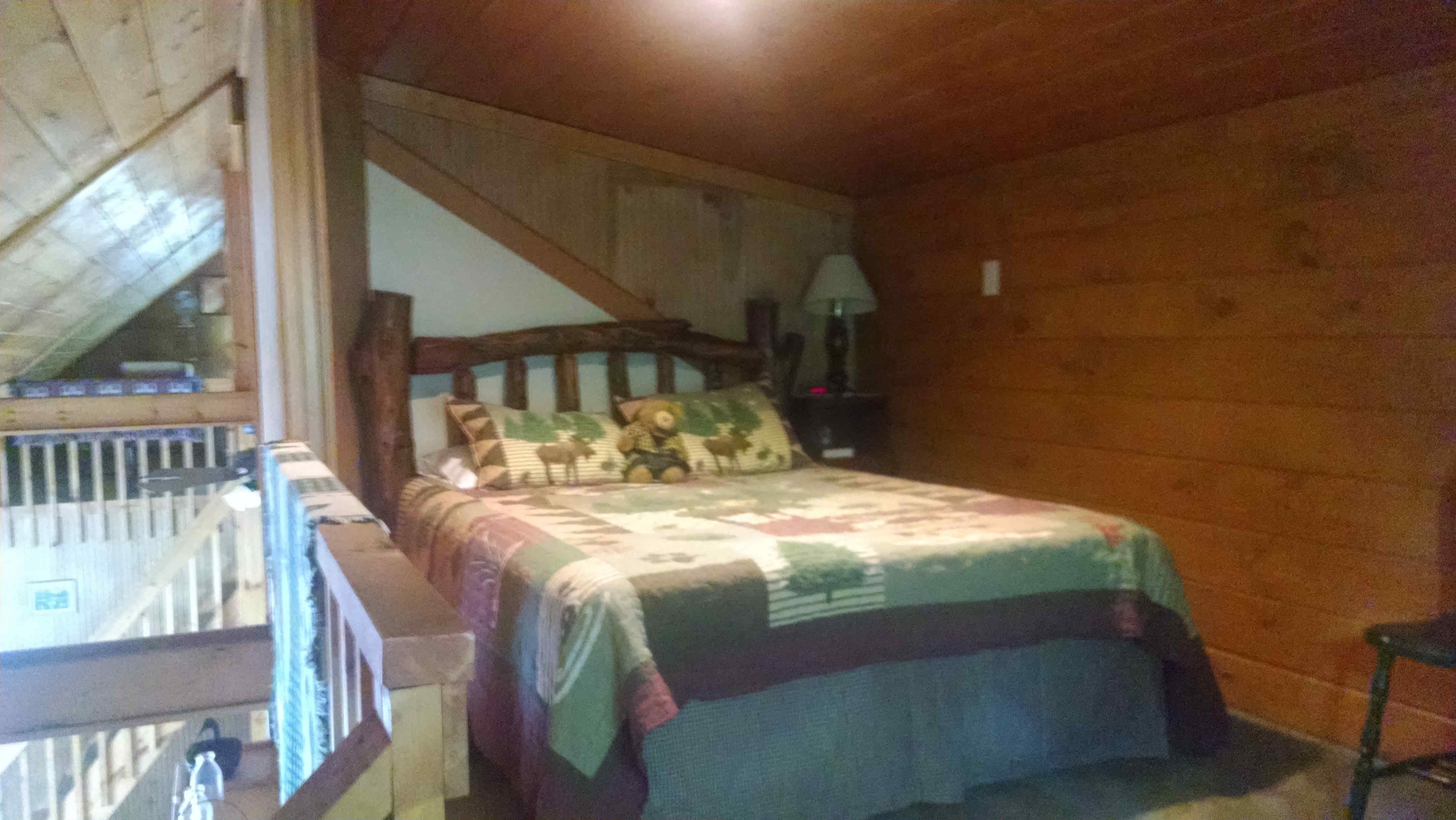 Cabin 2 Loft 2 - 1 Queen