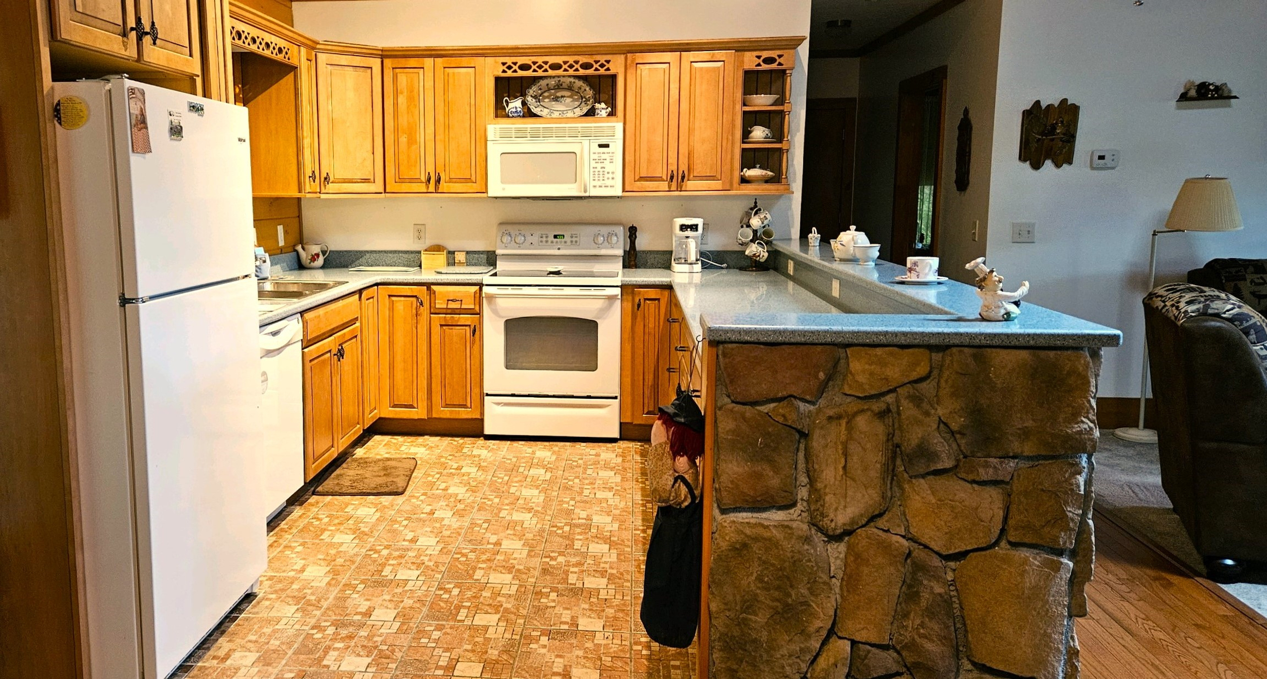 Cabin 5 Kitchen 1