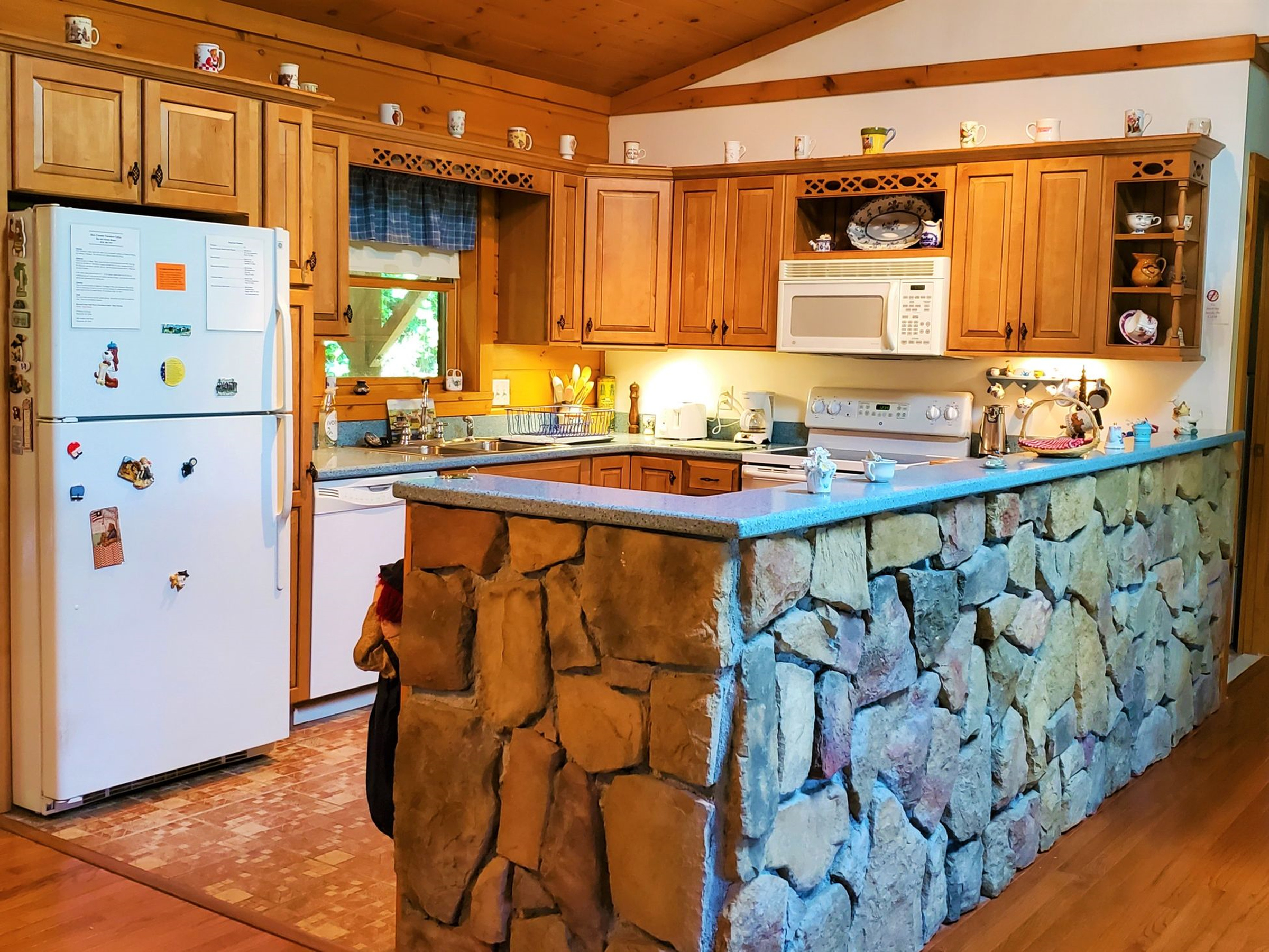 Cabin 5 Kitchen 2